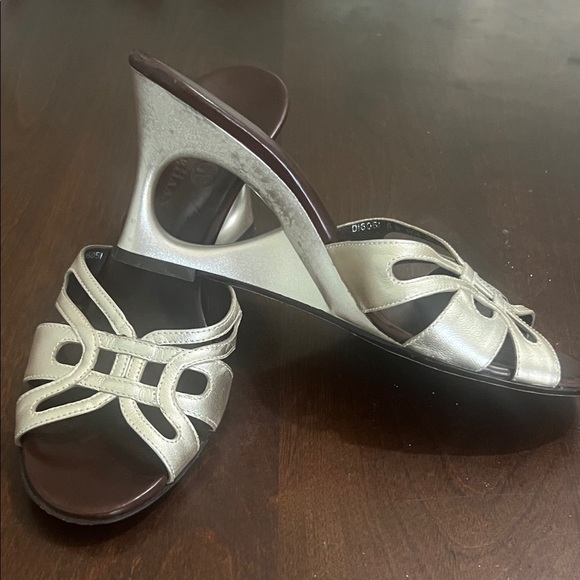 Anne Cole Metallic Sandals - Picture 3 of 4